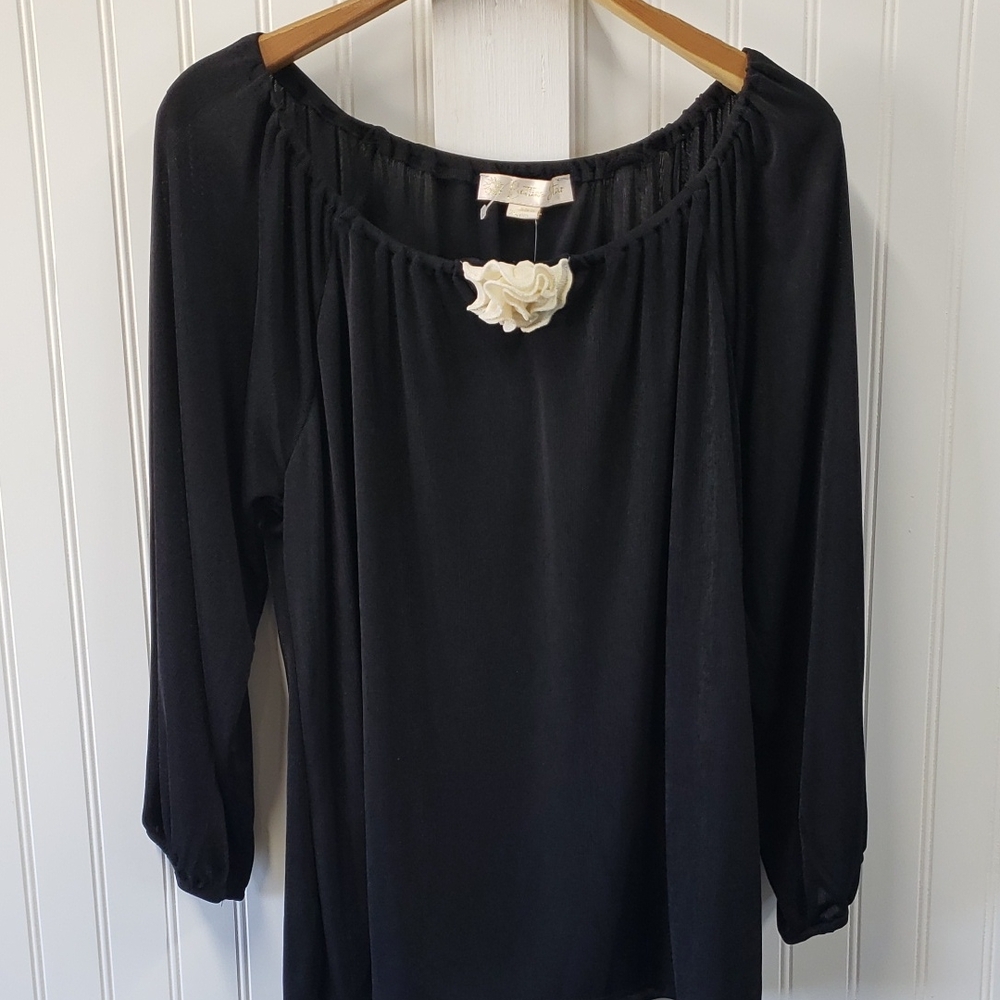 Bettina Star NWT Black Ivory Neckline Flower Long Sleeve Top Size XL